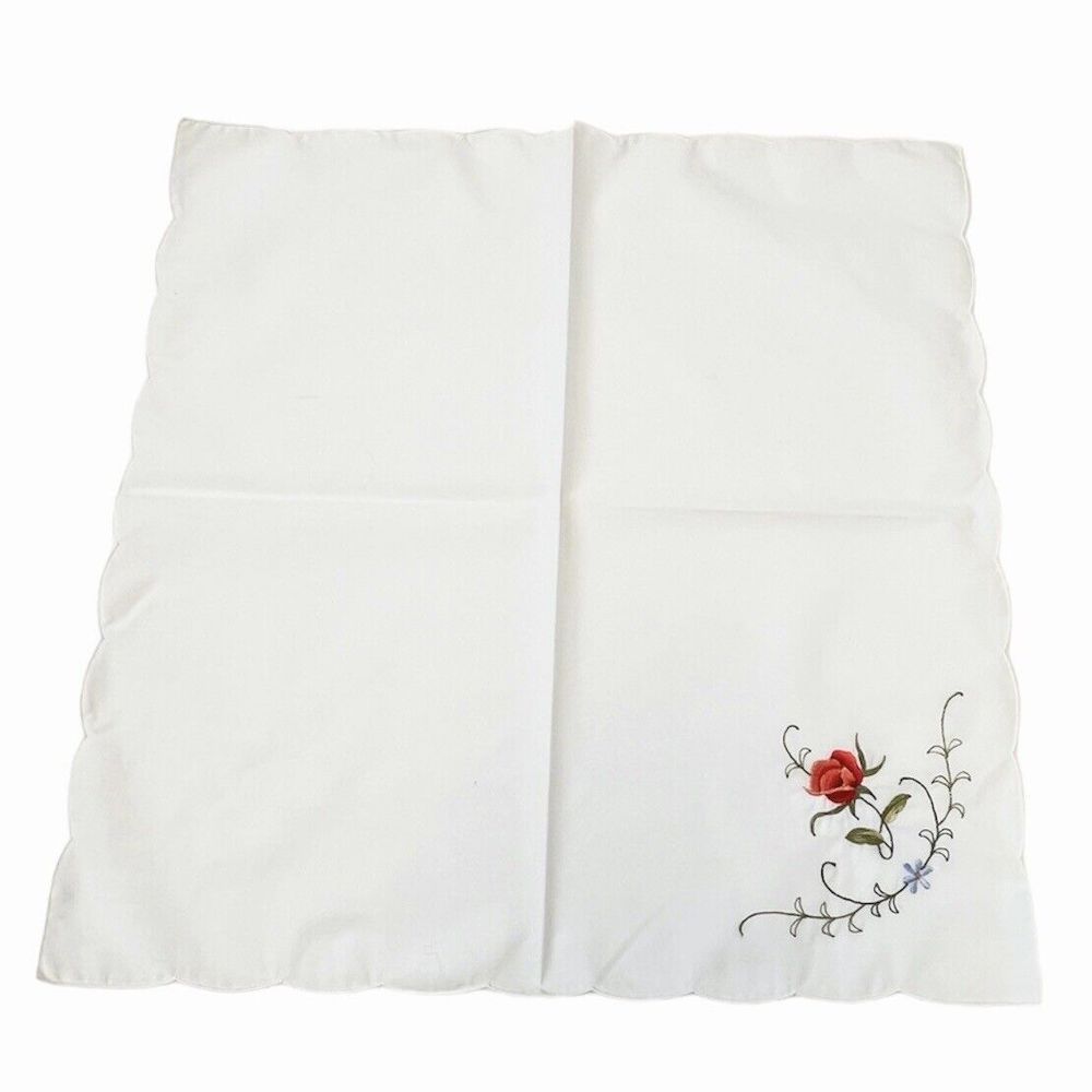 VTG Lot of 4 Cotton Handkerchief Embroidered Floral Design Scalloped Edges - Picture 4 of 5